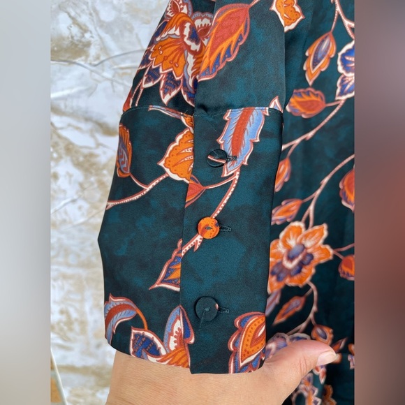 BCBGMAXAZRIA Floral Wrap Dress size medium - Picture 8 of 16